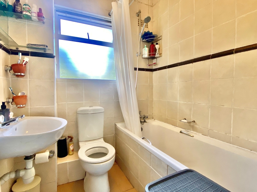 1 Bedroom Property for Sale in Tamboerskloof Western Cape